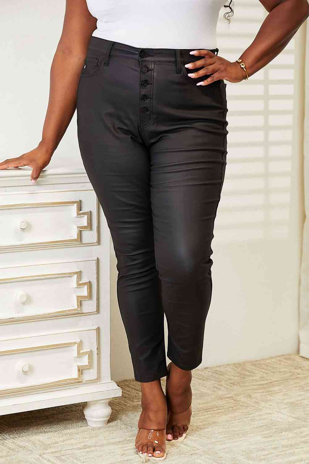 Kancan Jeans skinny de tiro alto al tobillo con acabado negro, tallas grandes