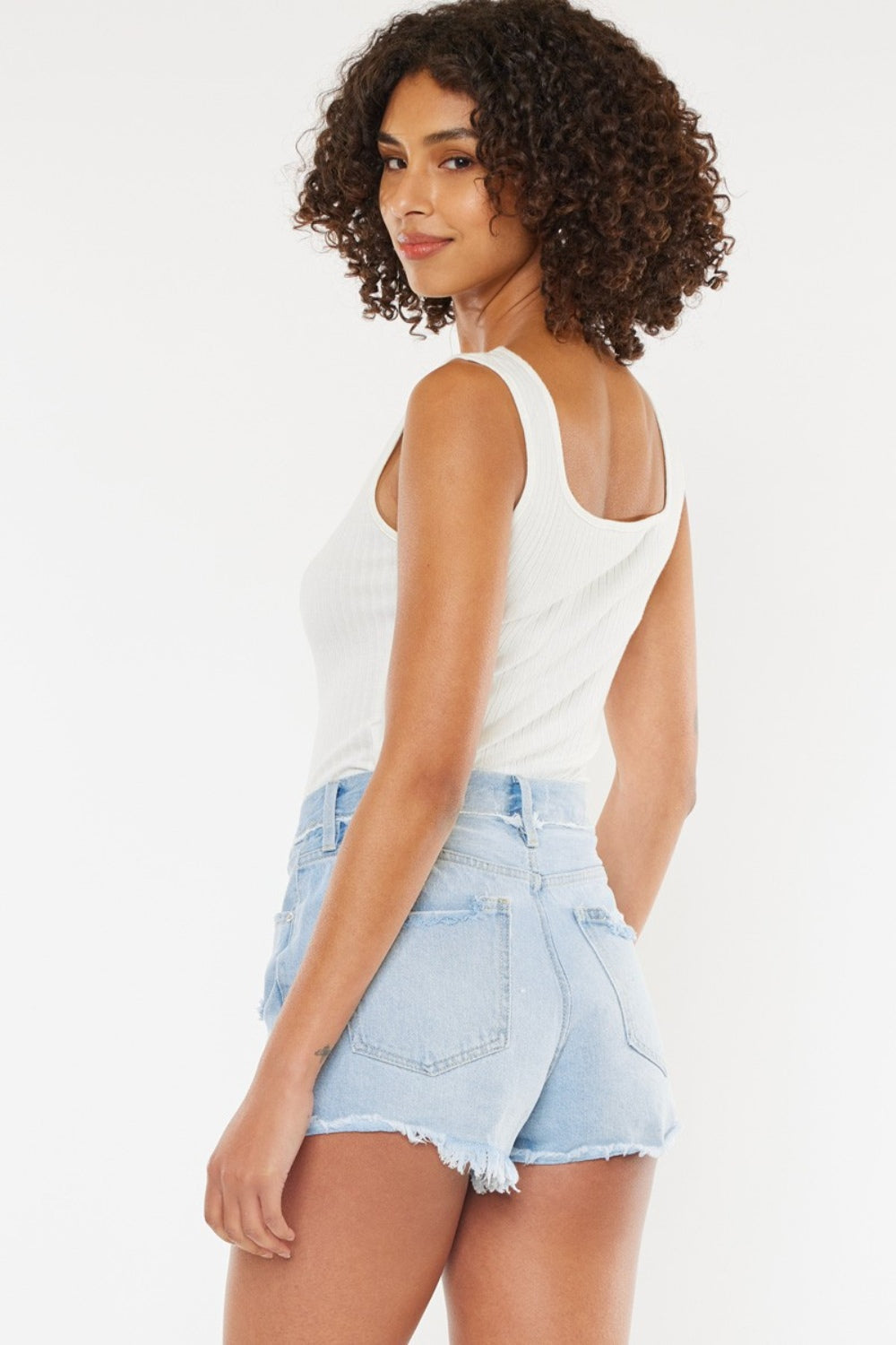 Shorts de mezclilla Kancan desgastados con bragueta de botones