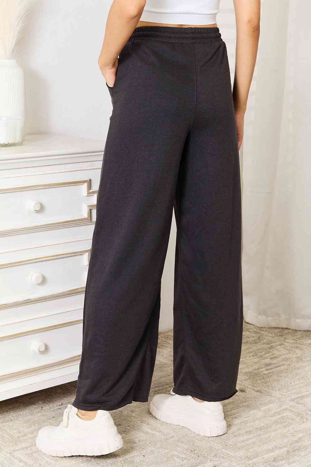 Pantalones Basic Bae de pierna ancha con bolsillos