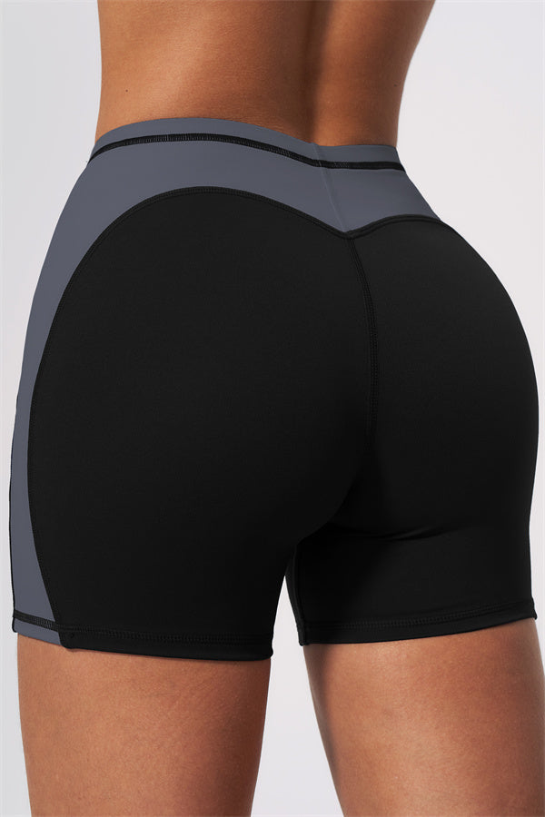 Conjunto de 2 piezas de sujetador deportivo y shorts color arenisca