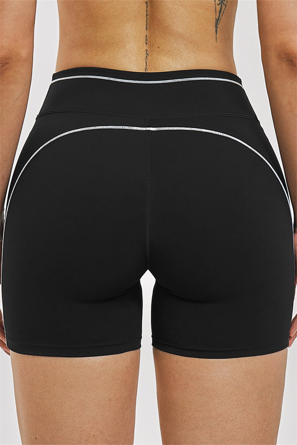 Conjunto Unbound de 2 piezas: sujetador deportivo y shorts
