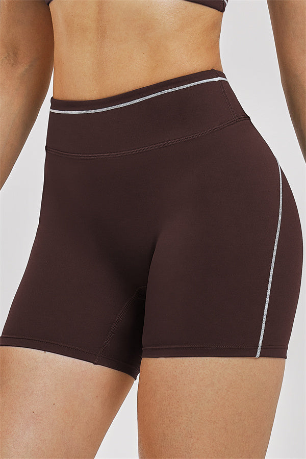 Conjunto Unbound de 2 piezas: sujetador deportivo y shorts