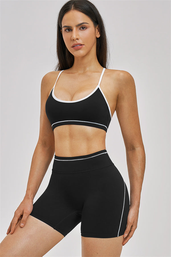 Conjunto Unbound de 2 piezas: sujetador deportivo y shorts