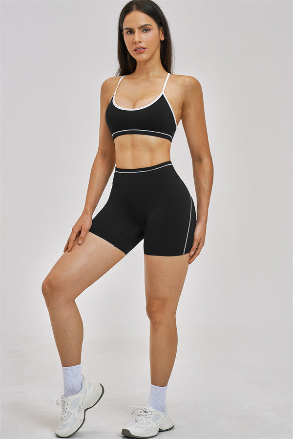 Conjunto Unbound de 2 piezas: sujetador deportivo y shorts