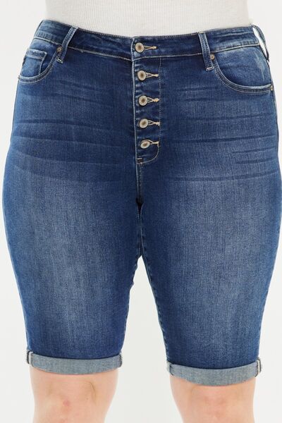 Shorts de mezclilla Kancan de talla grande, con efecto bigotes de gato y cierre de botones