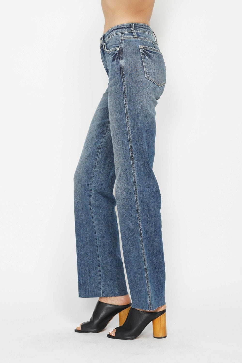 Jeans rectos Judy Blue con control de abdomen en tallas extendidas
