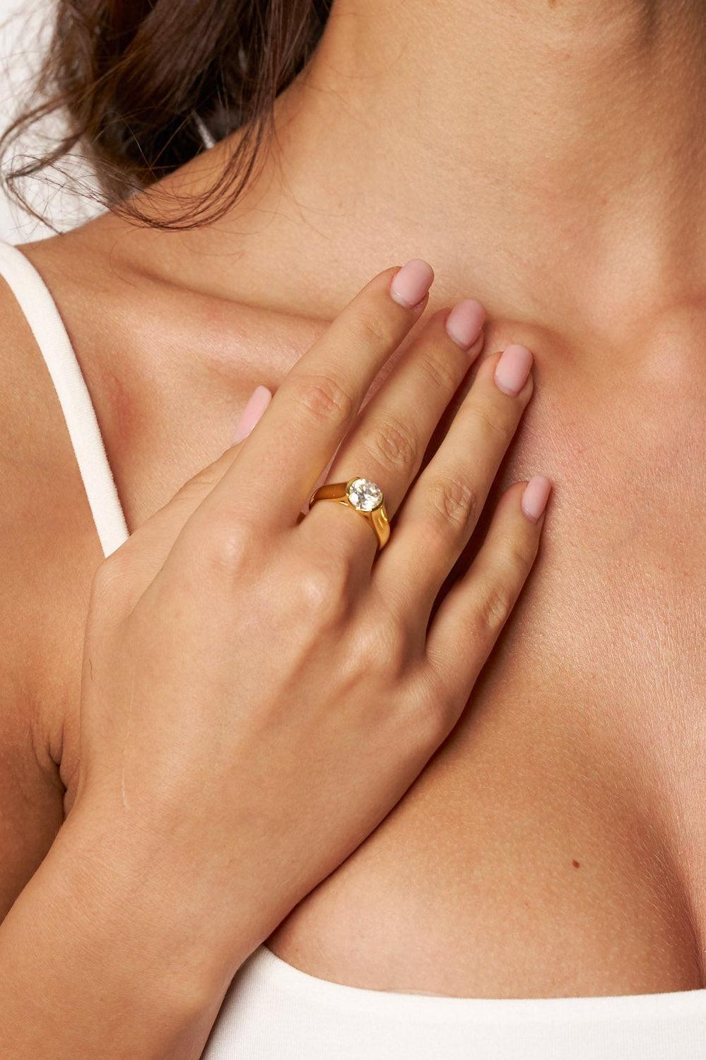 Anillo atrevido de moissanita Aurelia