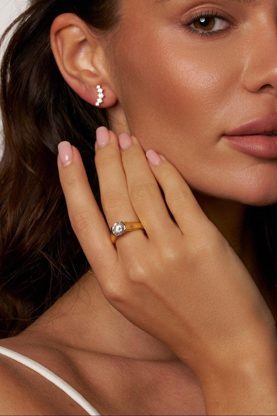 Anillo atrevido de moissanita Aurelia