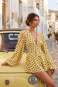 Laurel | Mono amarillo de lunares con escote en V y mangas farol