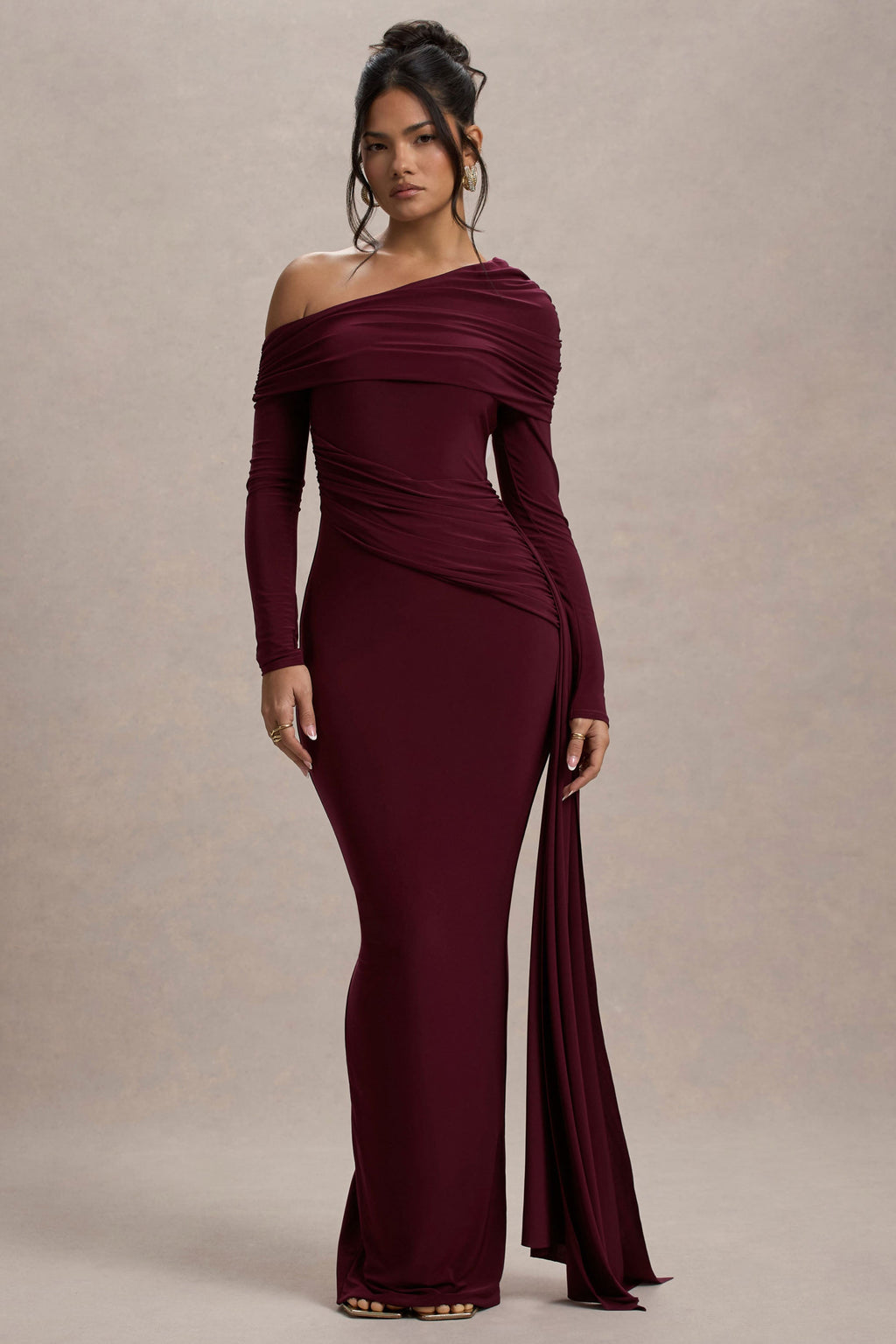 Valina | Vestido largo burdeos fruncido asimétrico con caída