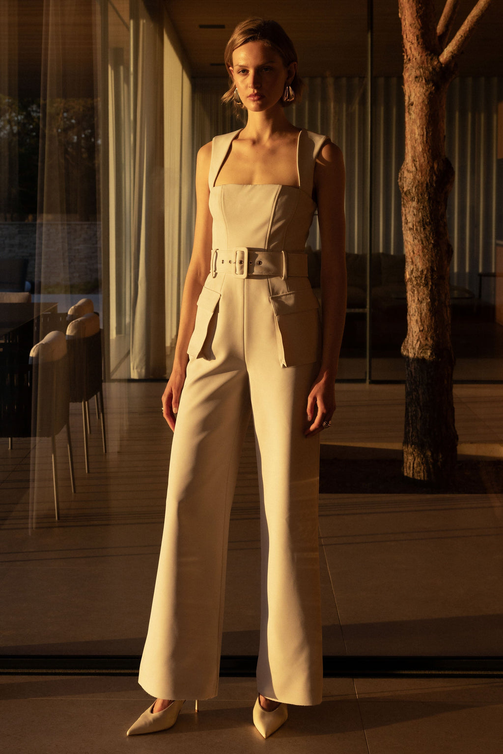 Solice | Mono color crema con escote cuadrado