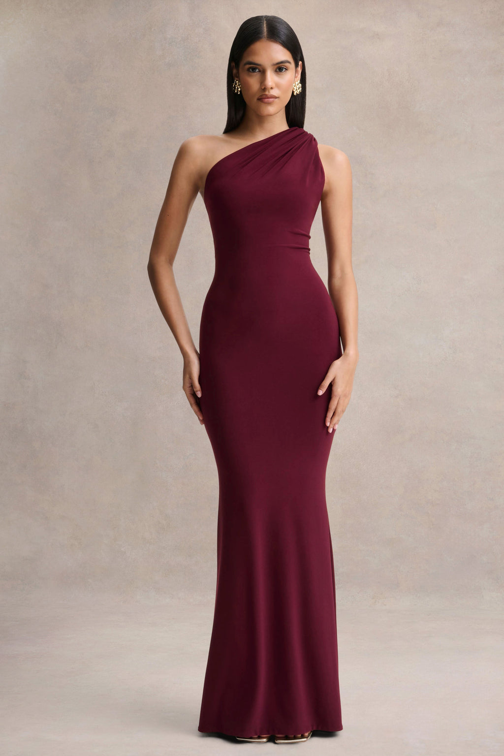 Ottilie | Vestido largo burdeos con escote asimétrico