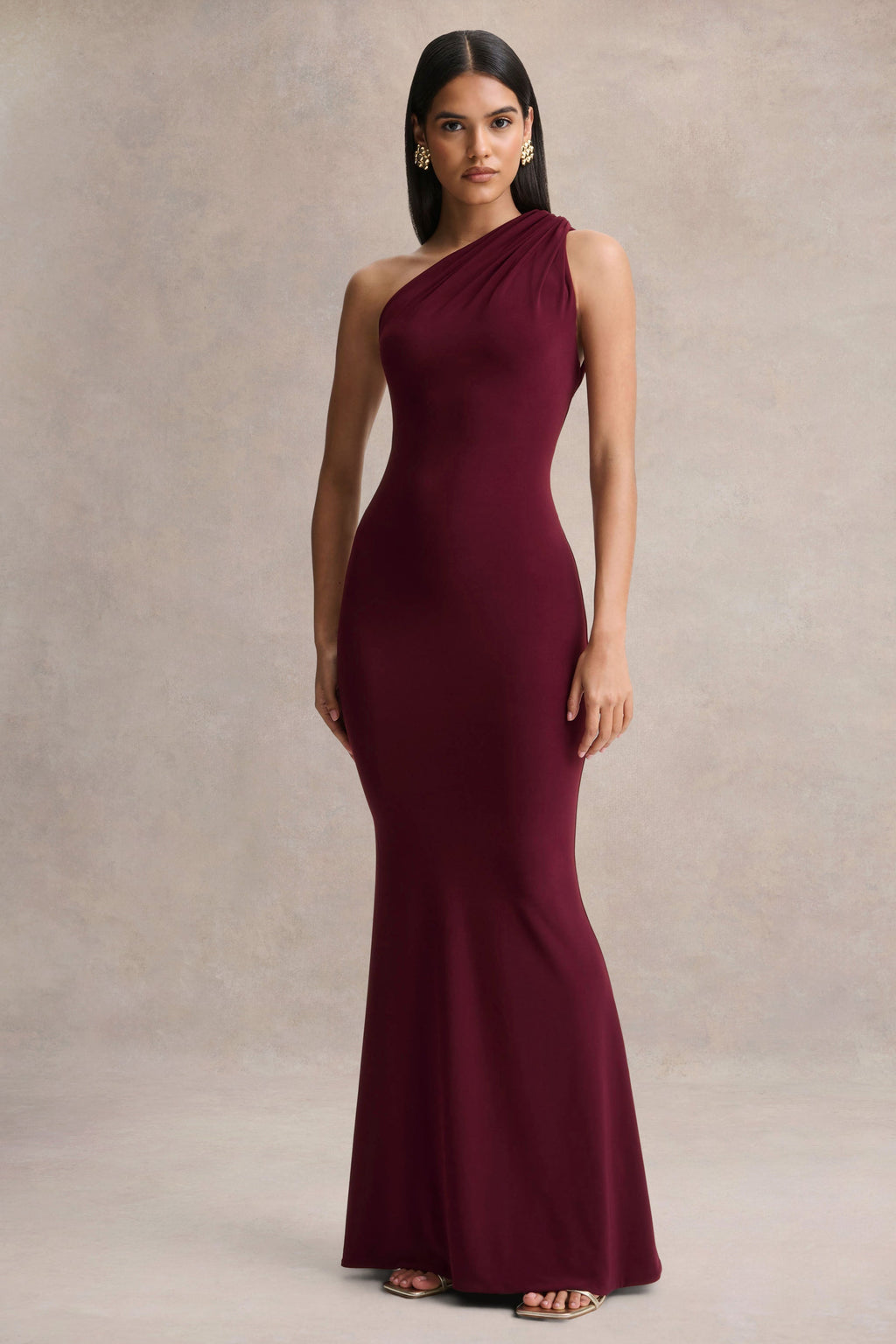 Ottilie | Vestido largo burdeos con escote asimétrico