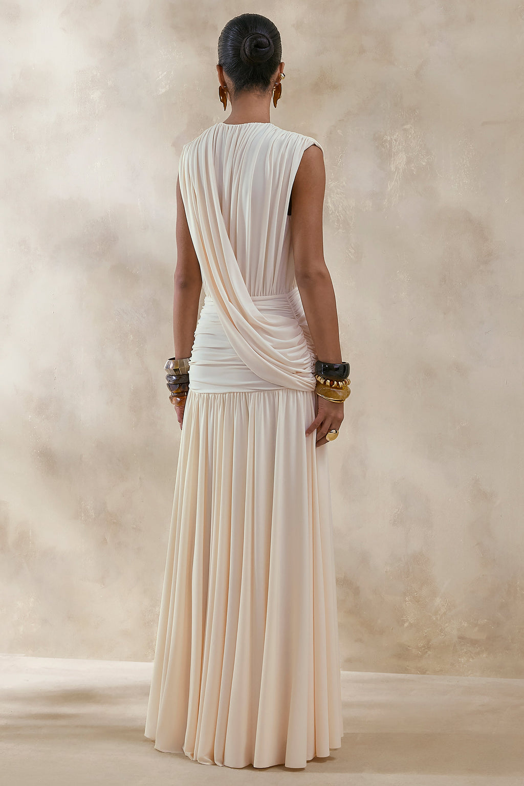 Glorina | Vestido largo de escote pronunciado con detalle drapeado