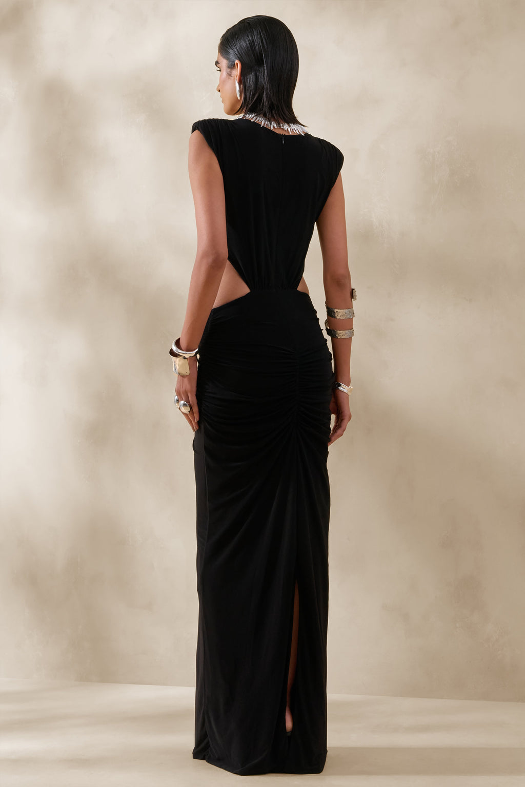 Imelda | Vestido largo negro de jersey elástico con escote barco y cut-out