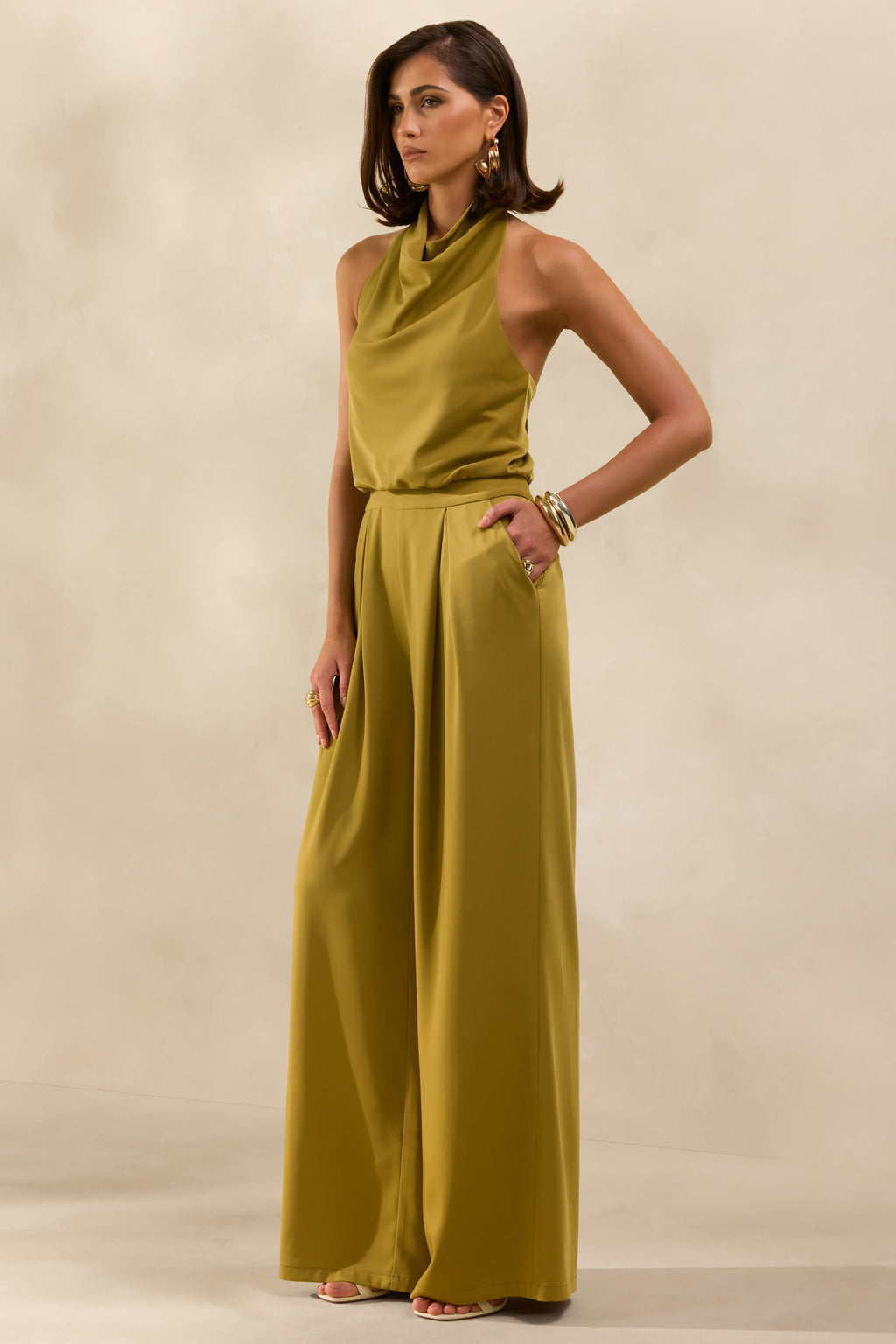 Elisra | Mono Largo de Satén Verde Oliva con Cuello Halter