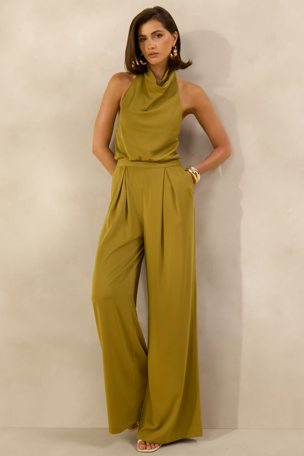 Elisra | Mono Largo de Satén Verde Oliva con Cuello Halter