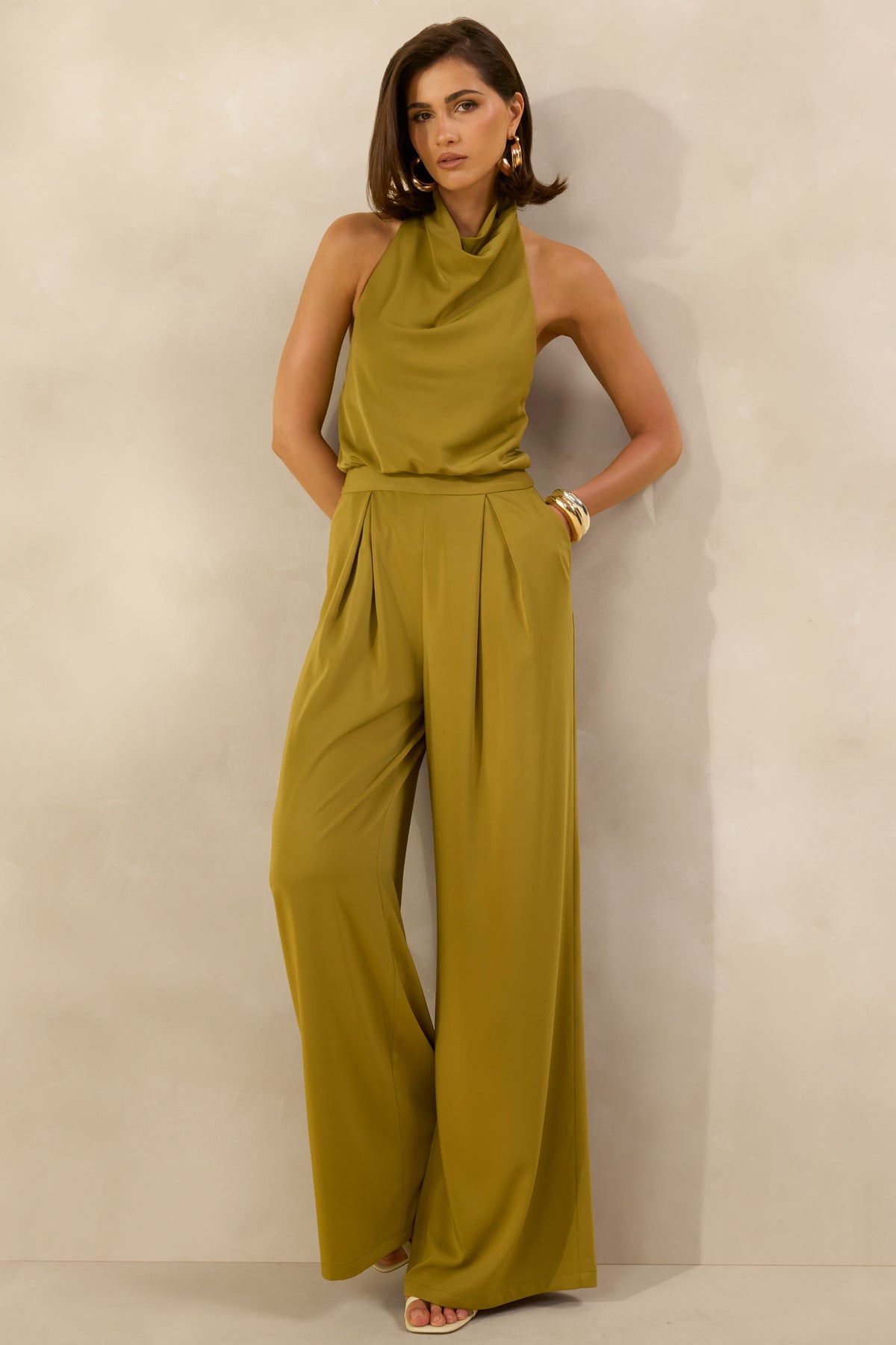 Elisra | Mono Largo de Satén Verde Oliva con Cuello Halter