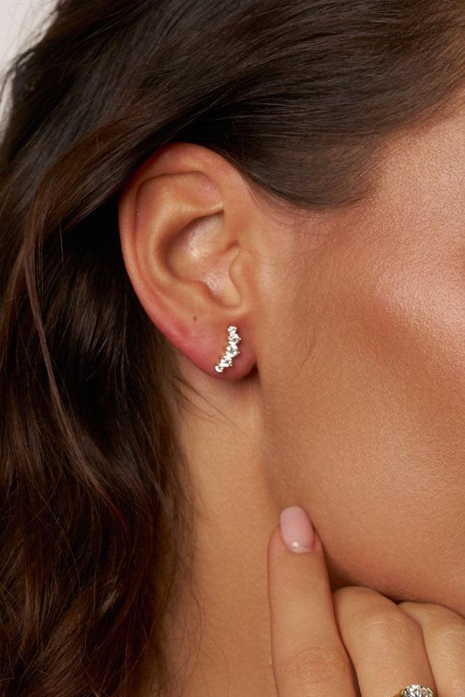 Aretes Carina en forma de lazo con moissanita