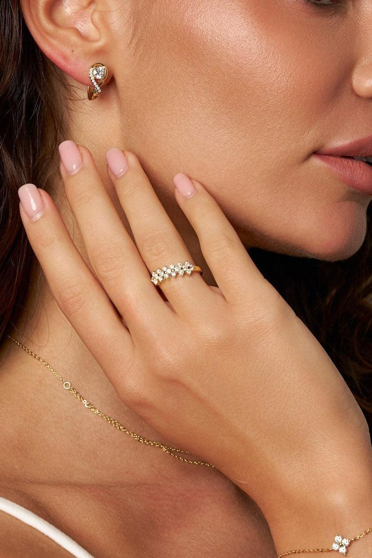 Anillo de moissanita en racimo Flora
