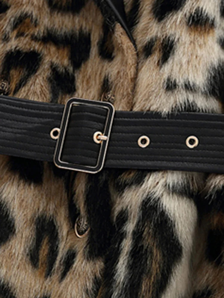 Gabardina de leopardo