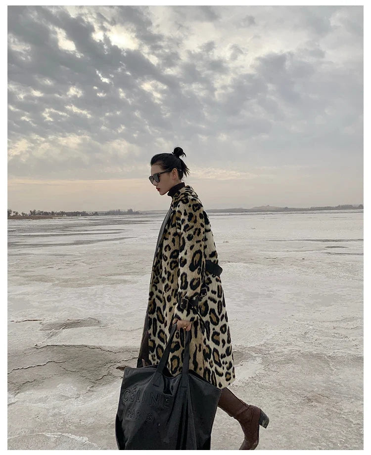 Gabardina de leopardo