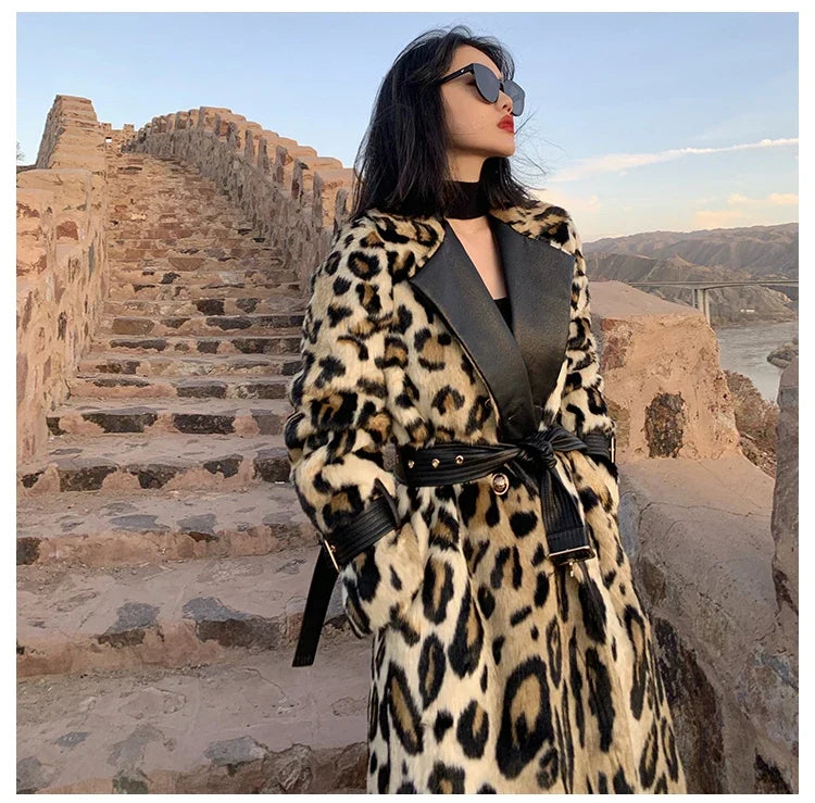 Gabardina de leopardo