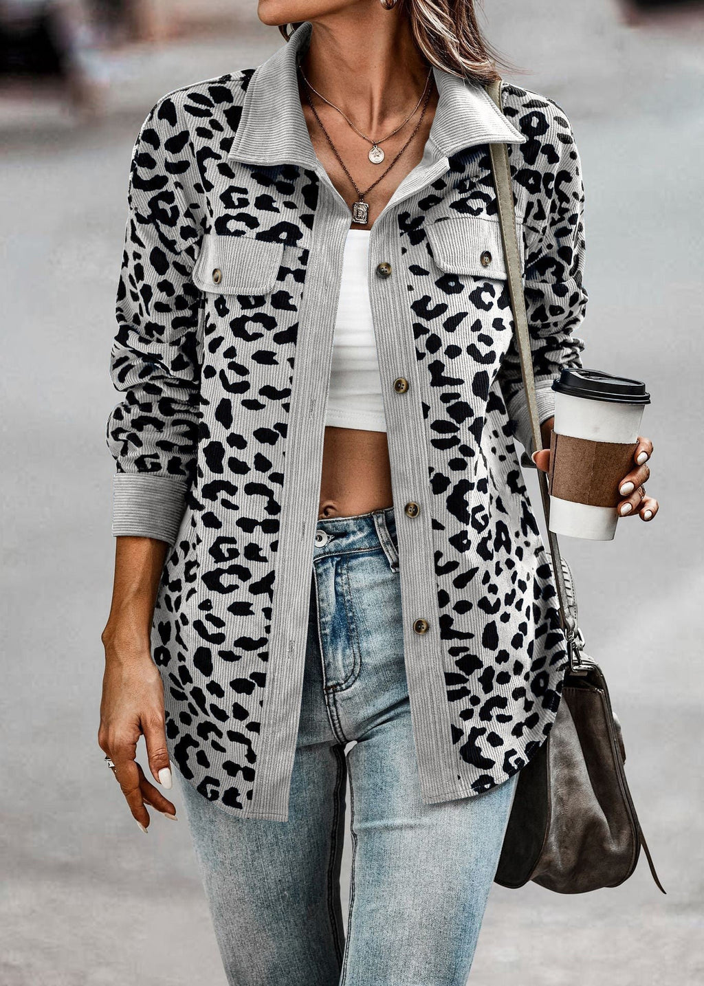 Chaqueta con estampado de leopardo