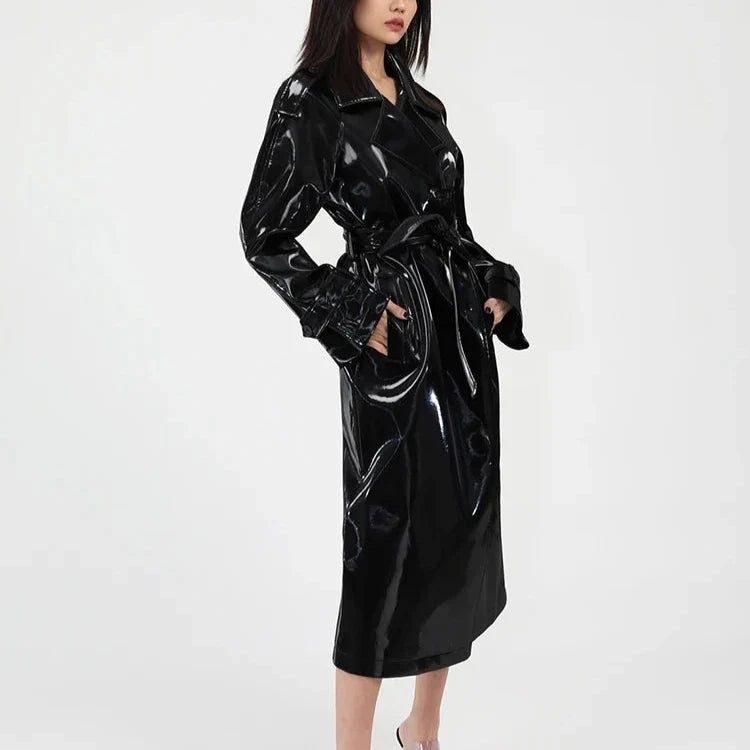 Gabardina de charol reflectante