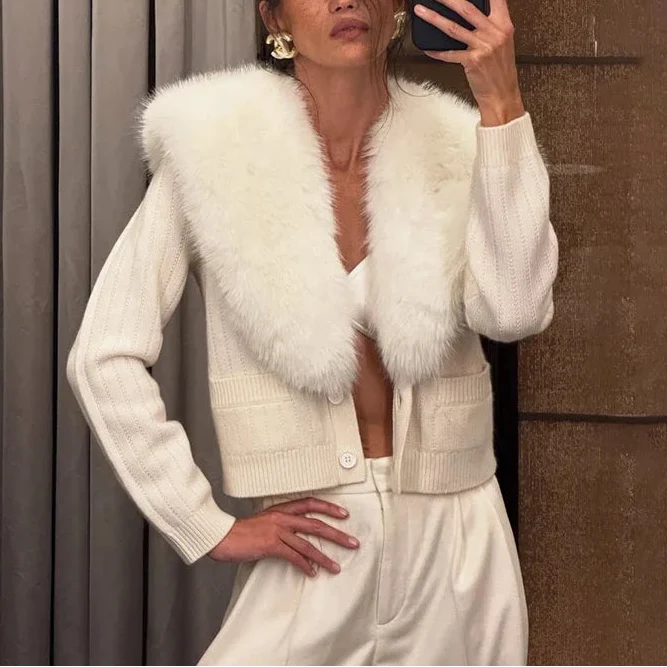 Cárdigan Elowen con cuello de pelo