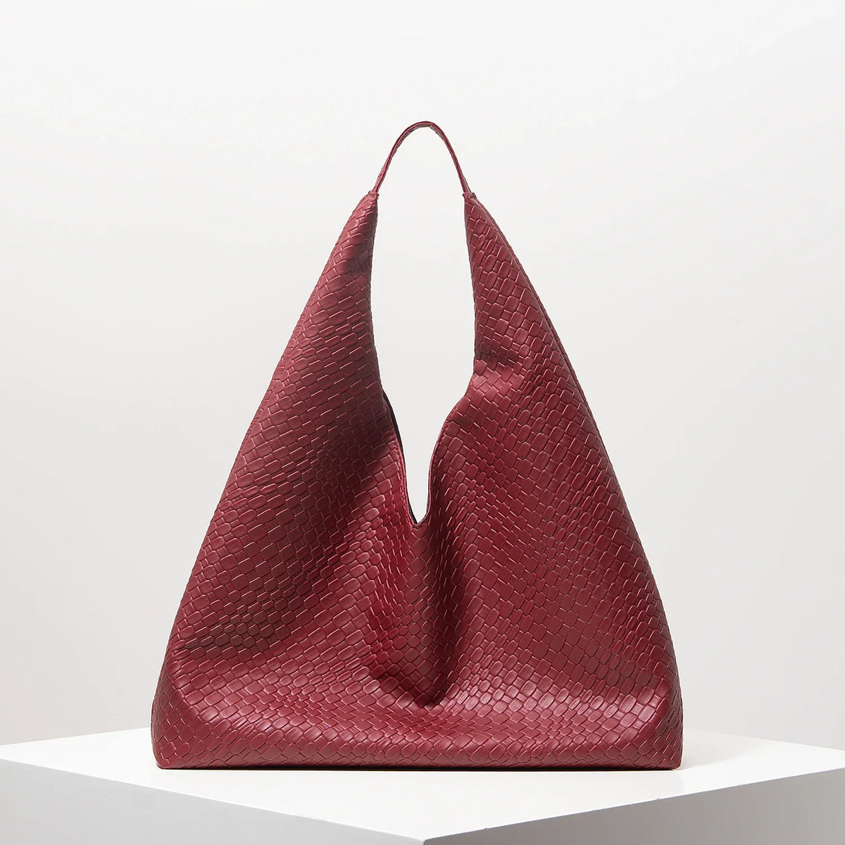 Bolso de cuero tejido