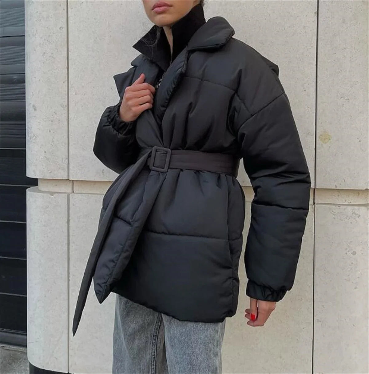 Chaqueta con solapas y cinturón