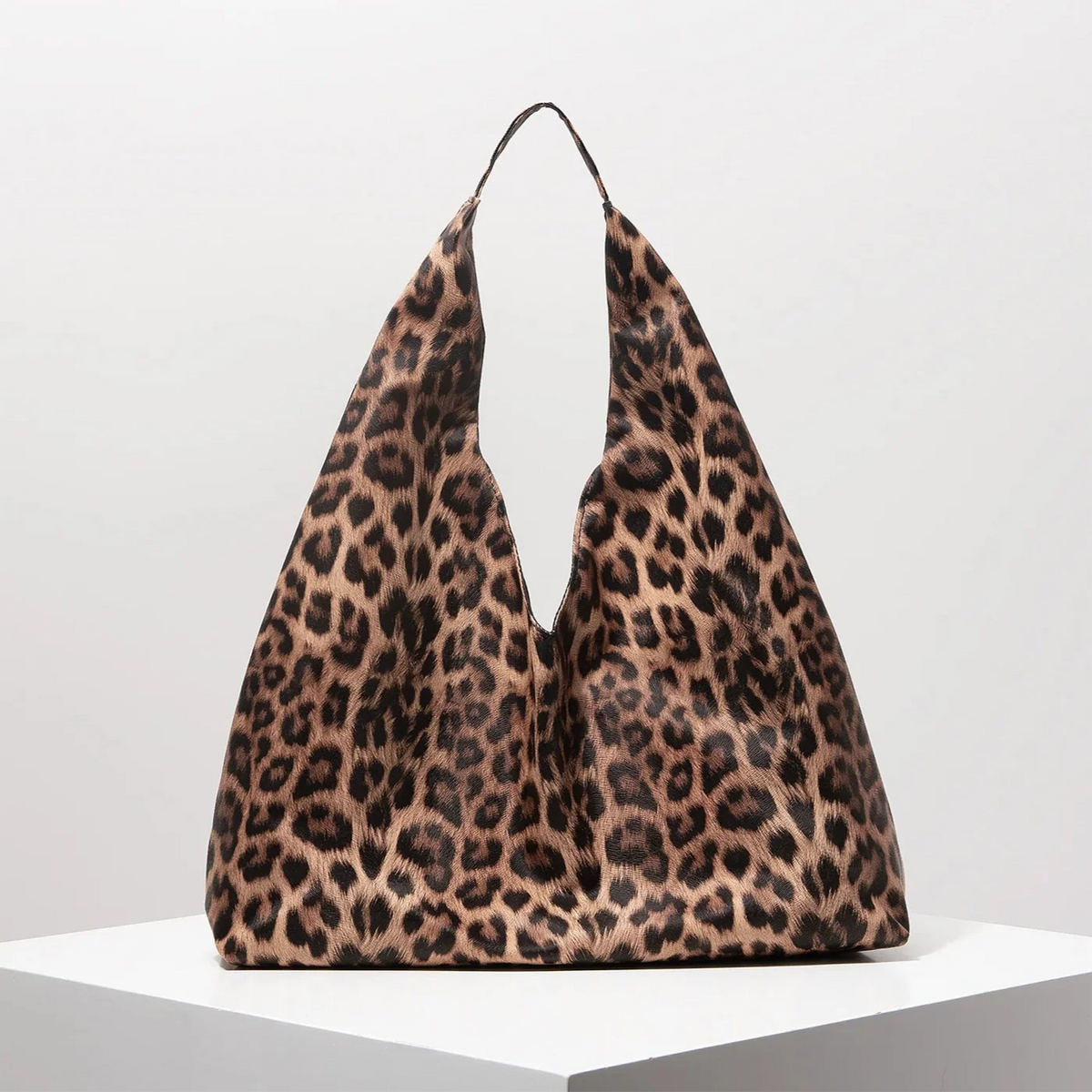 Bolso de cuero tejido
