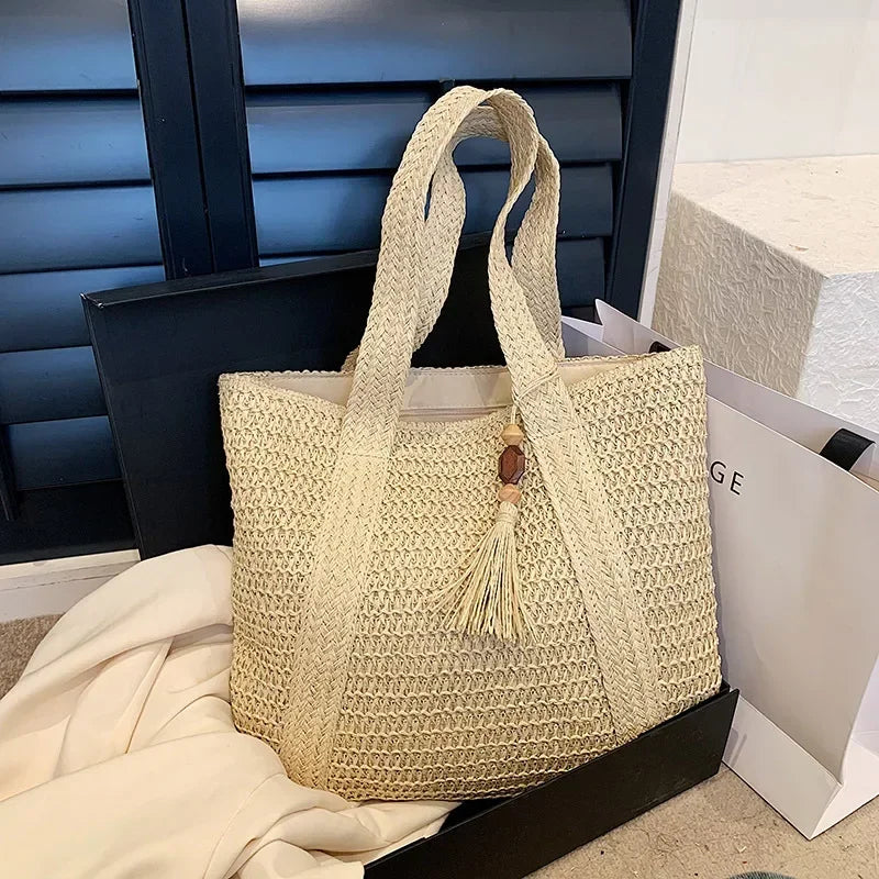 Bolso de mano elegante de paja tejida