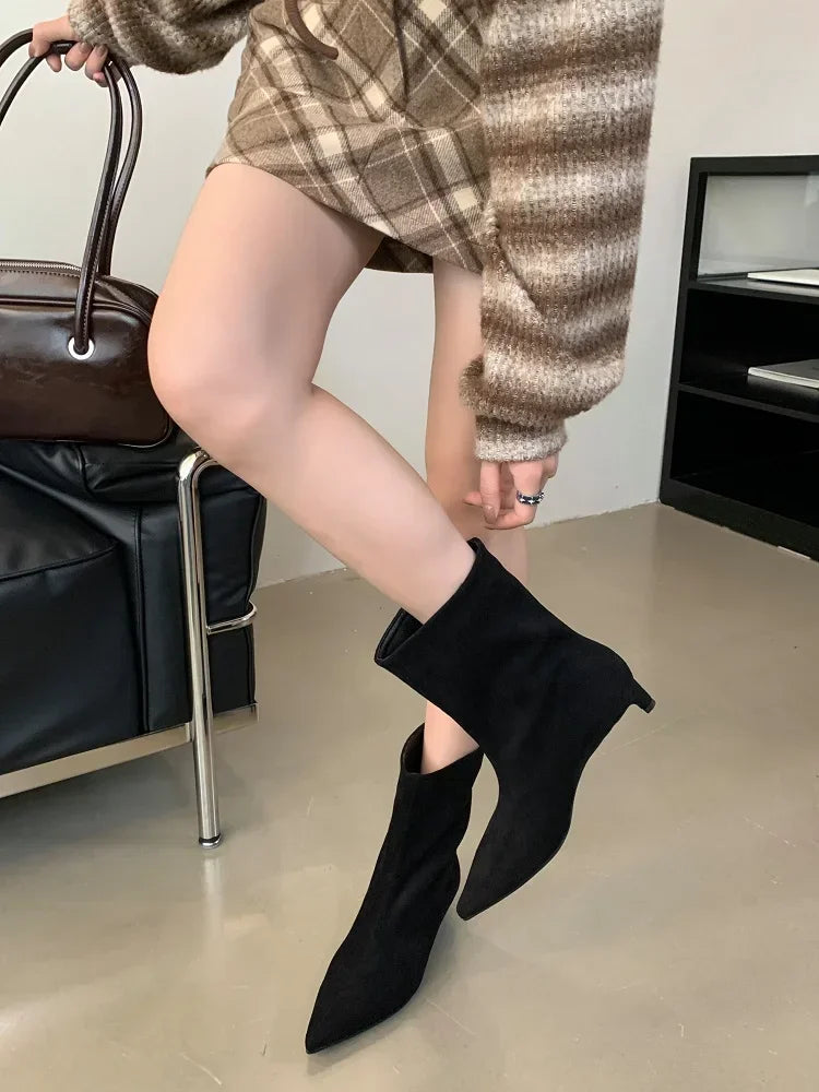 Botas Vivienne de punta fina