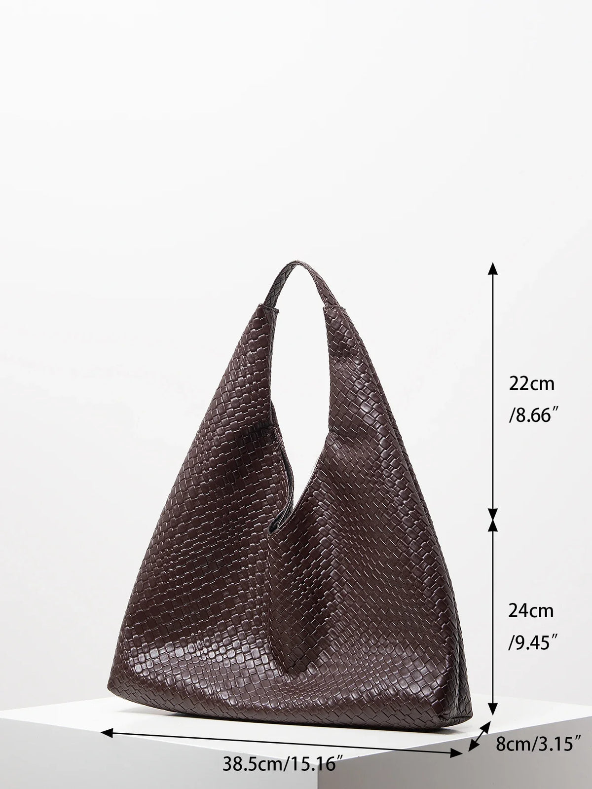 Bolso de cuero tejido