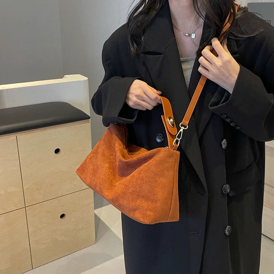 Bolso retro texturizado