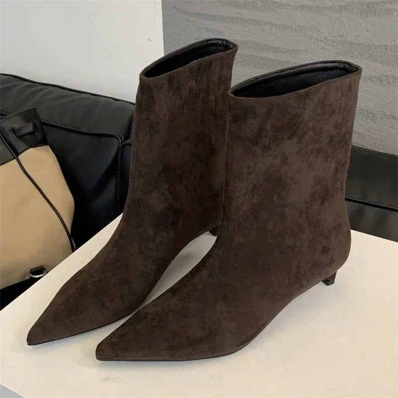 Botas Vivienne de punta fina