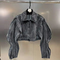 Chaqueta de líneas tridimensionales