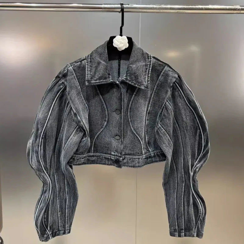 Chaqueta de líneas tridimensionales