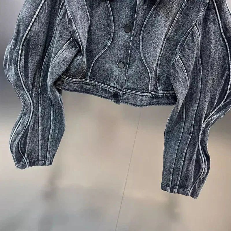 Chaqueta de líneas tridimensionales