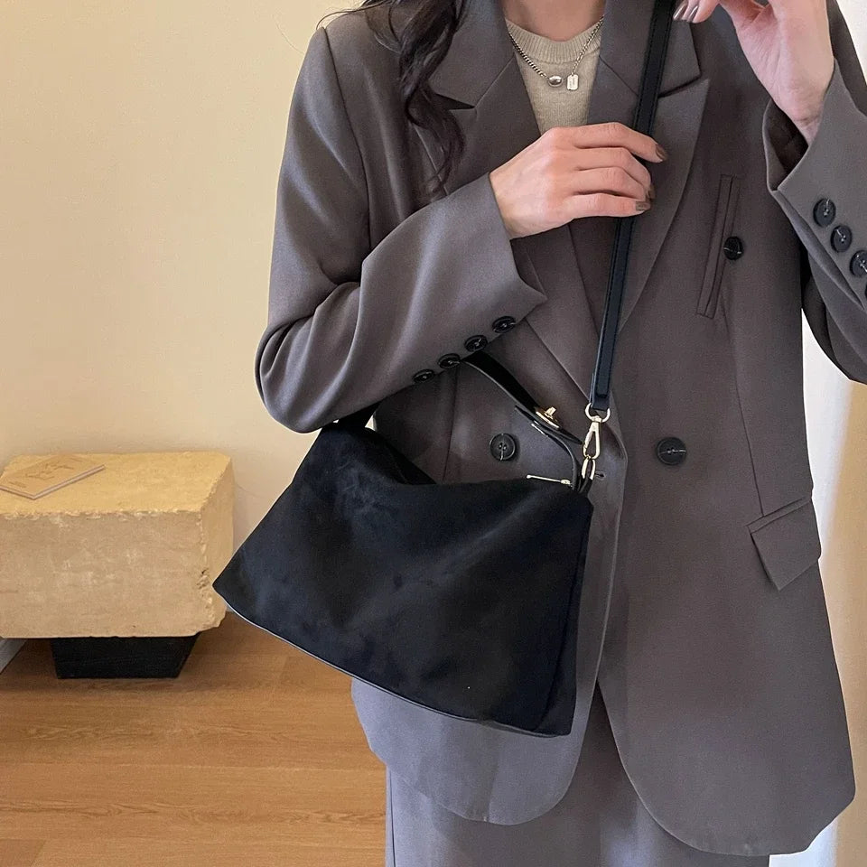 Bolso retro texturizado