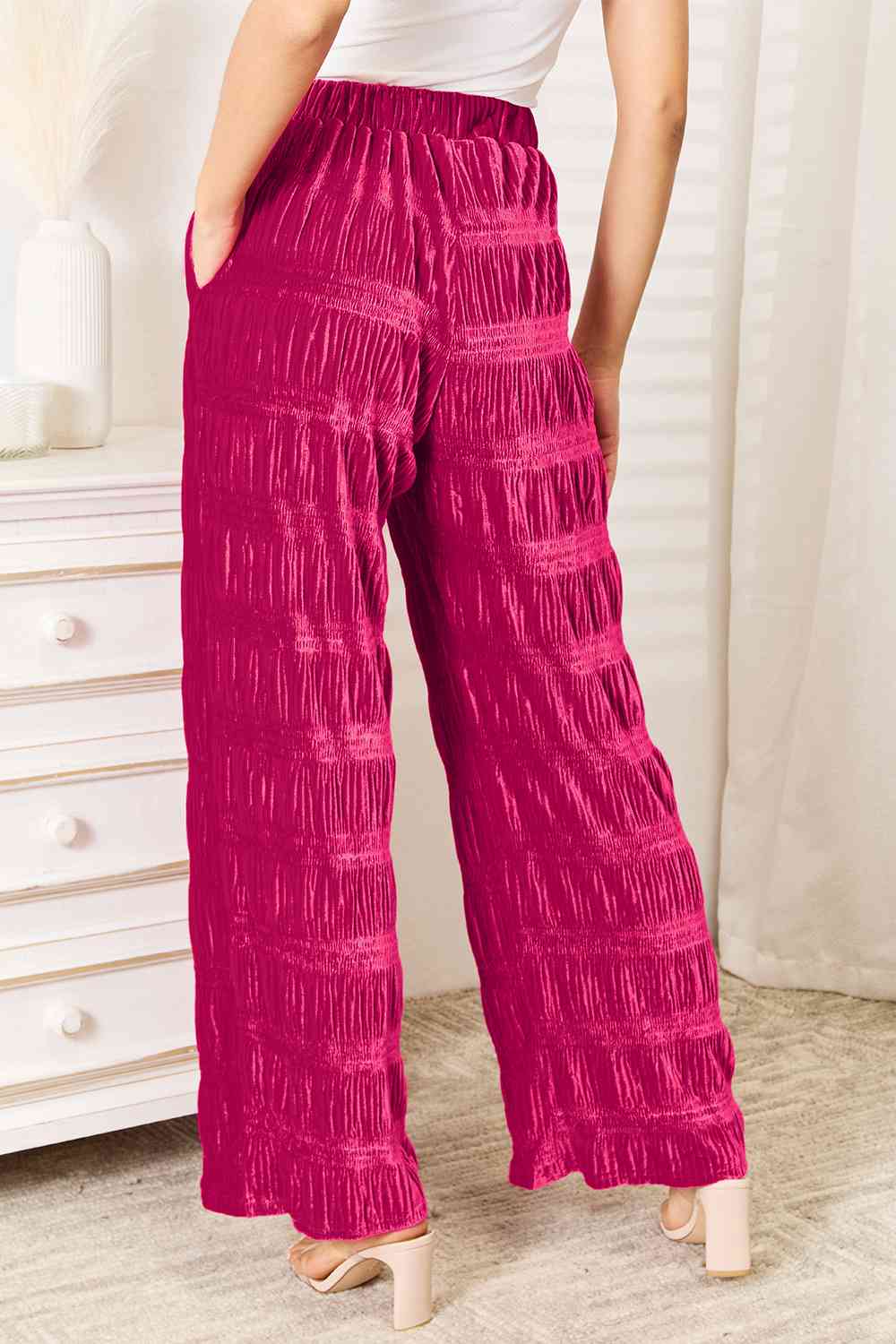 Pantalones de pierna ancha de terciopelo con cintura alta, fruncido en capas y tallas completas