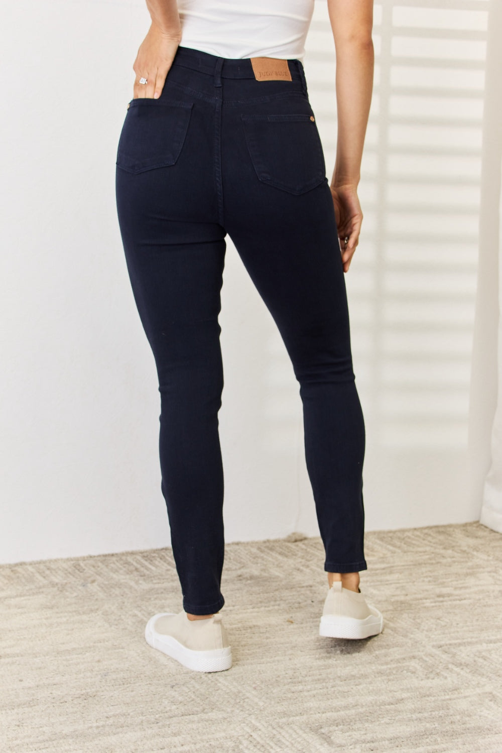 Jeans skinny Judy Blue de todas las tallas, teñidos en prenda, con control de abdomen