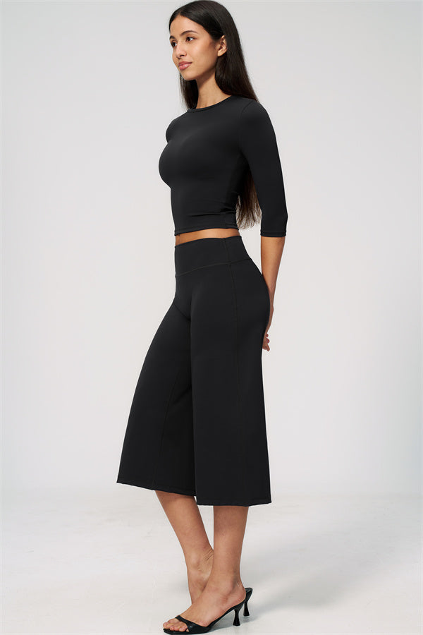 Natalia 2-piece set with half-sleeve top and wide-leg shorts