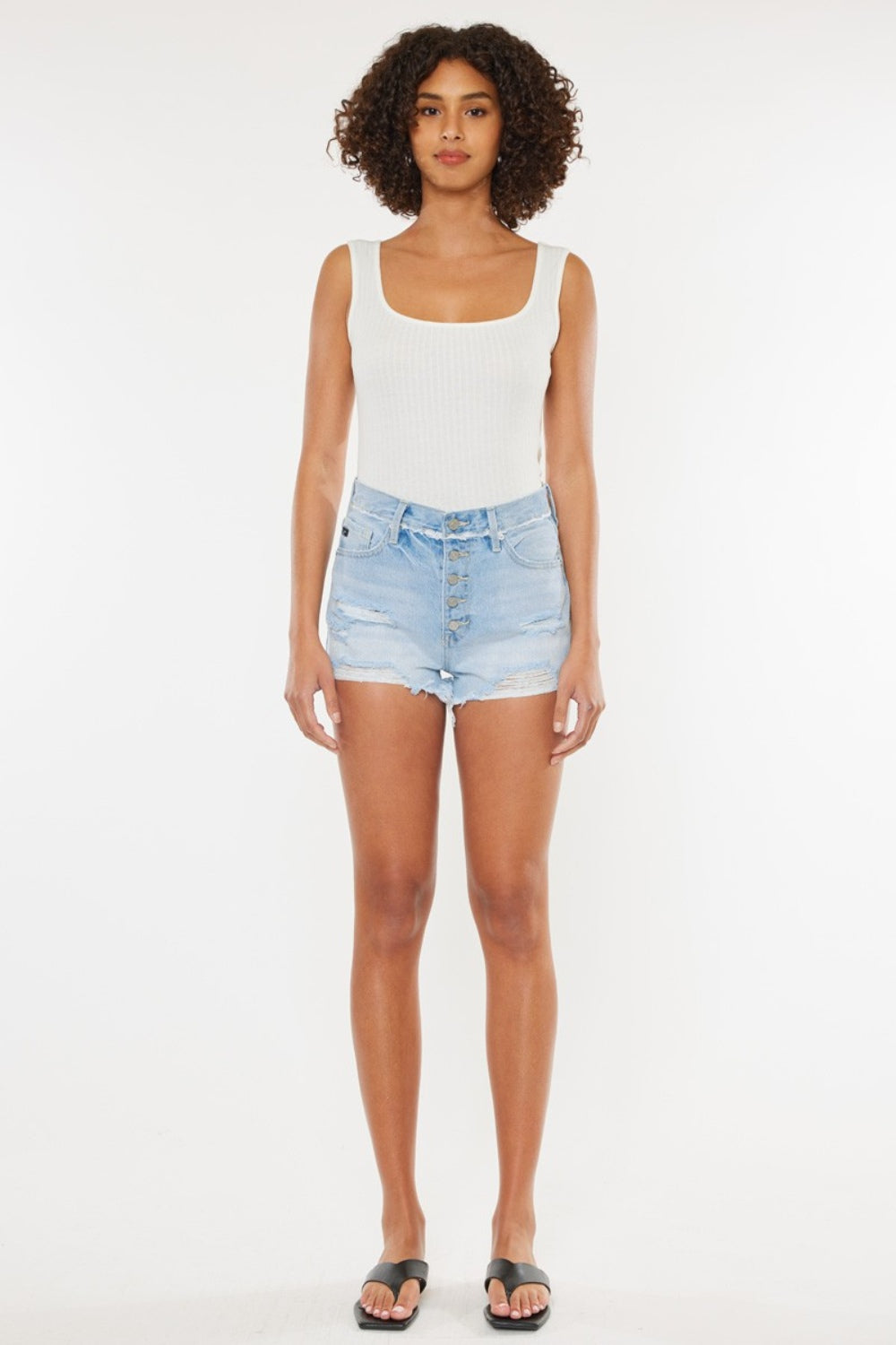 Shorts de mezclilla Kancan desgastados con bragueta de botones