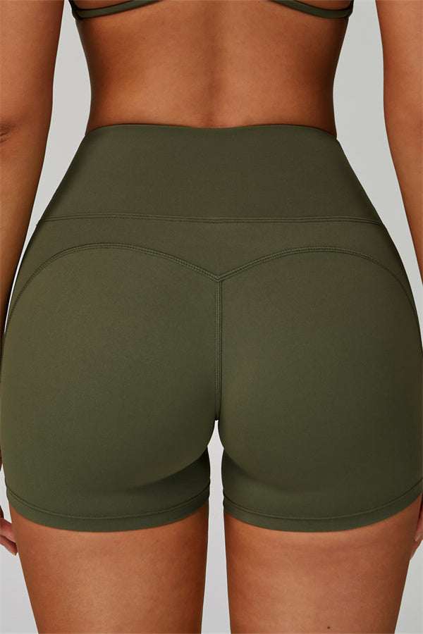Gedurfde 2-delige sportset: bh met racerback en shorts