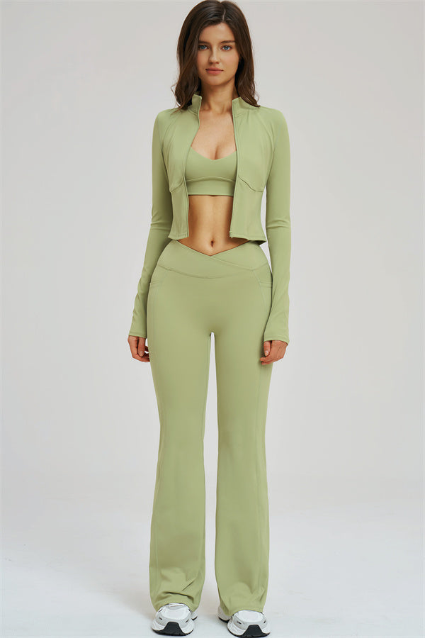 Ensemble 3 pièces Sizzle : veste zippée, brassière de sport et leggings évasés
