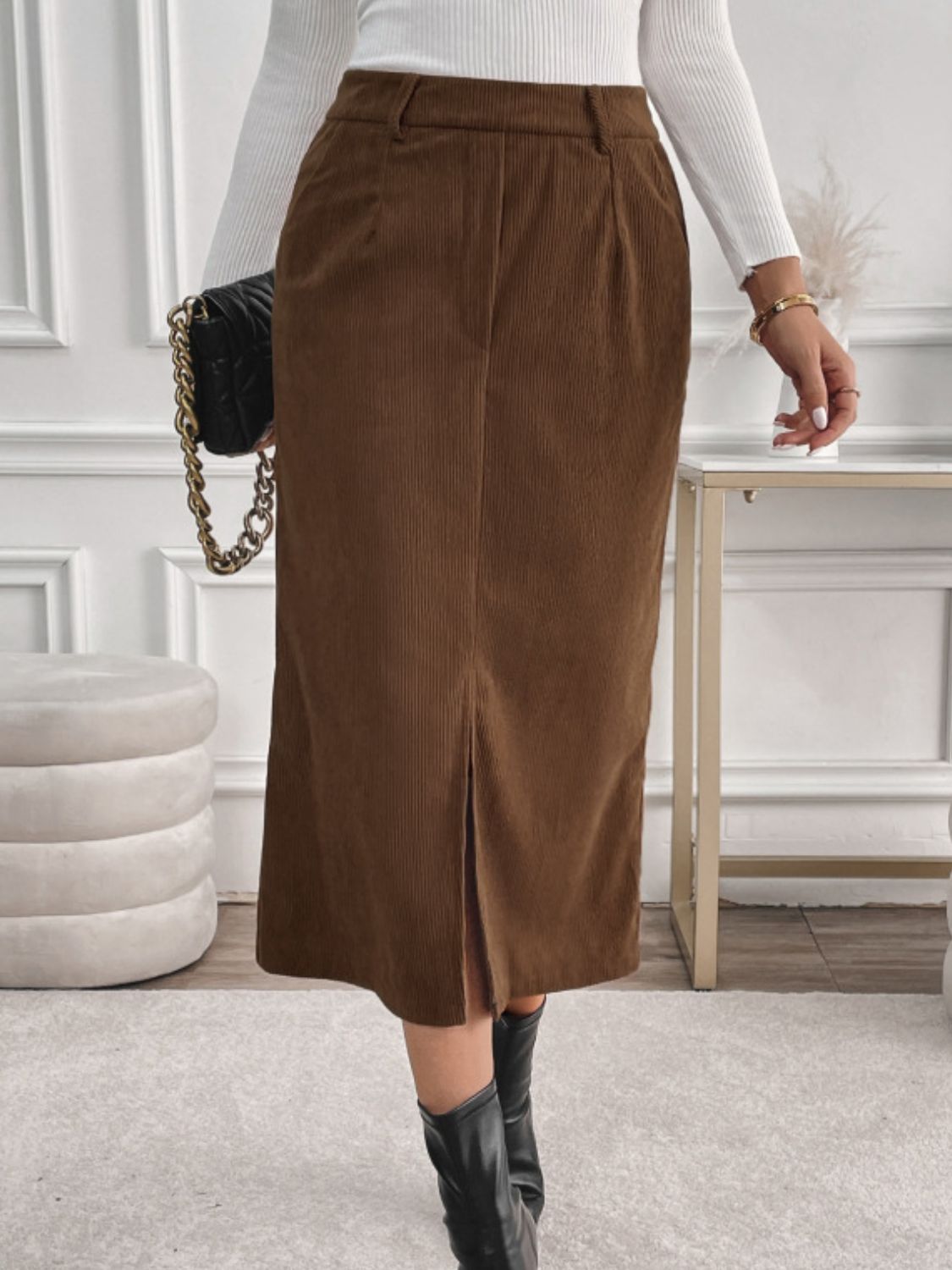 Falda midi Perfee con abertura y bolsillos
