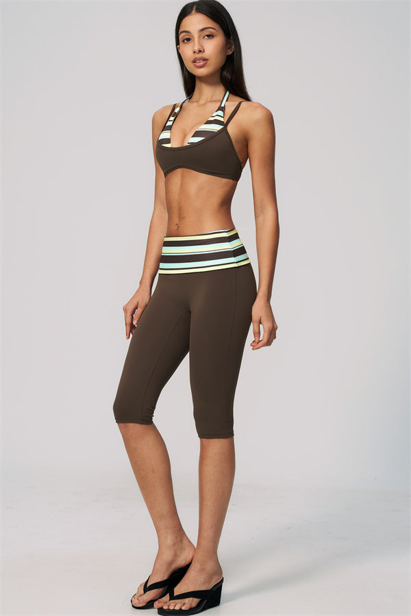 Conjunto de 2 piezas Enliven: sujetador deportivo y leggings capri
